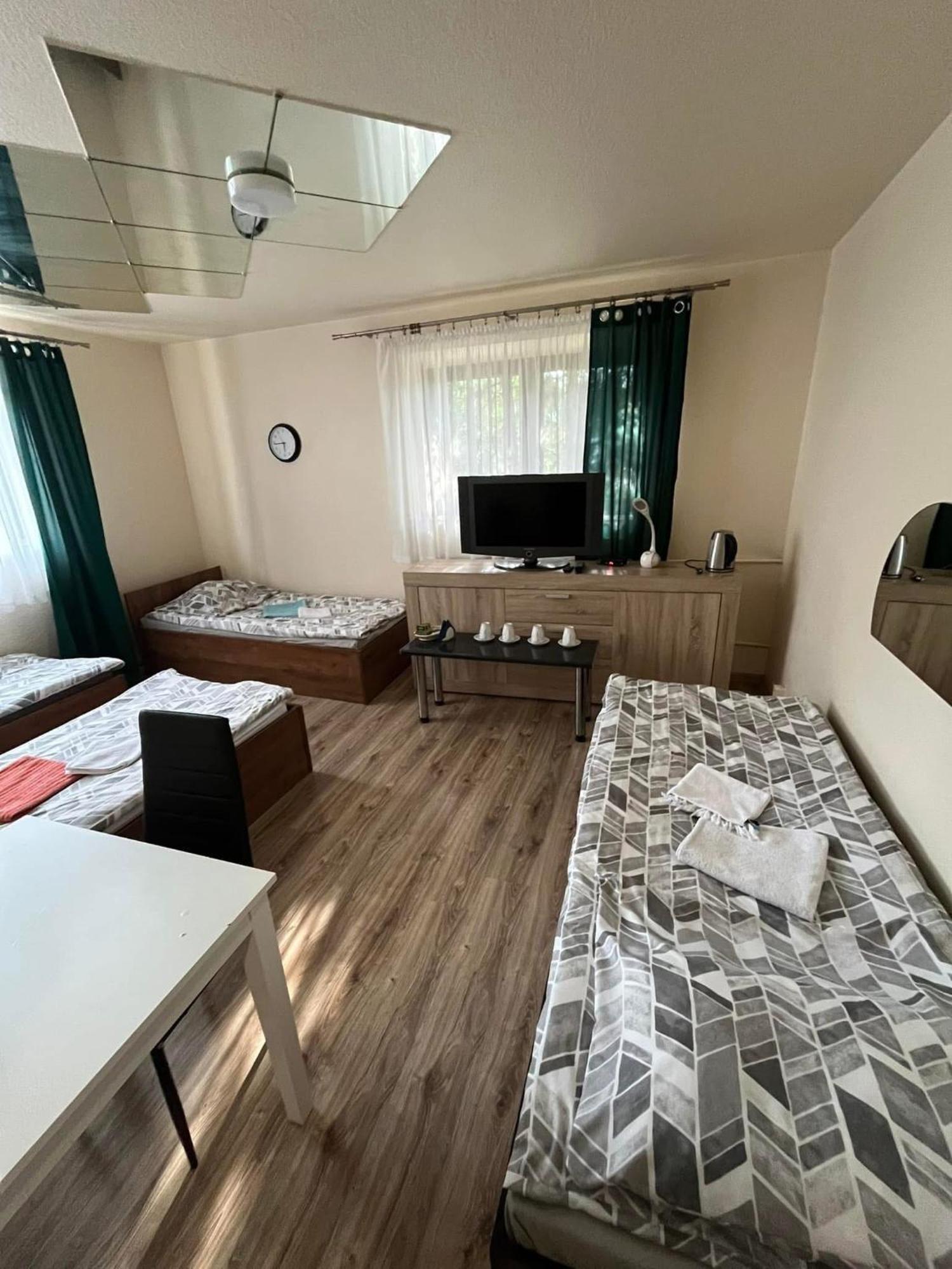 Zajazd Lesny Zakatek Dawniej Zajazd Don Kichot Łódź Exteriör bild